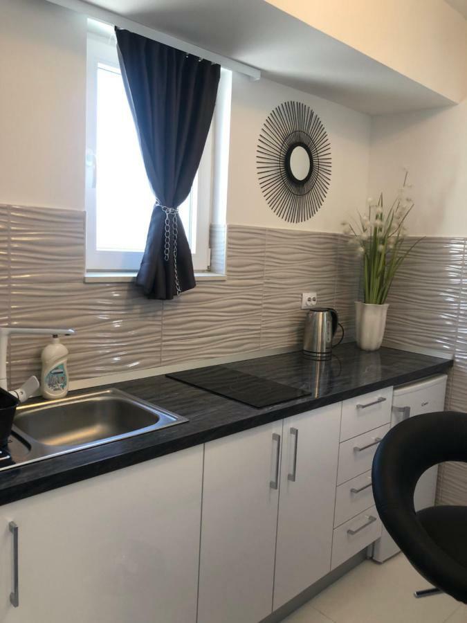 Gostinjska kuća Luxury Marinovic *